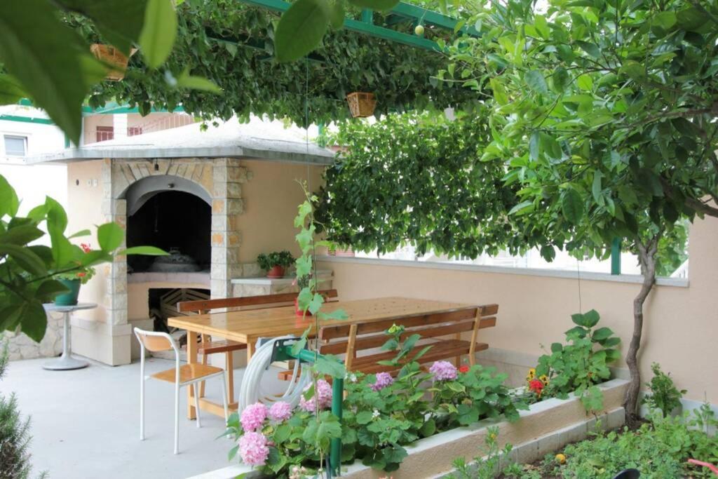 Cosey Studio Apartment For 2 Free Private Parking Makarska Eksteriør billede