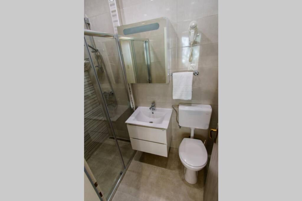 Cosey Studio Apartment For 2 Free Private Parking Makarska Eksteriør billede